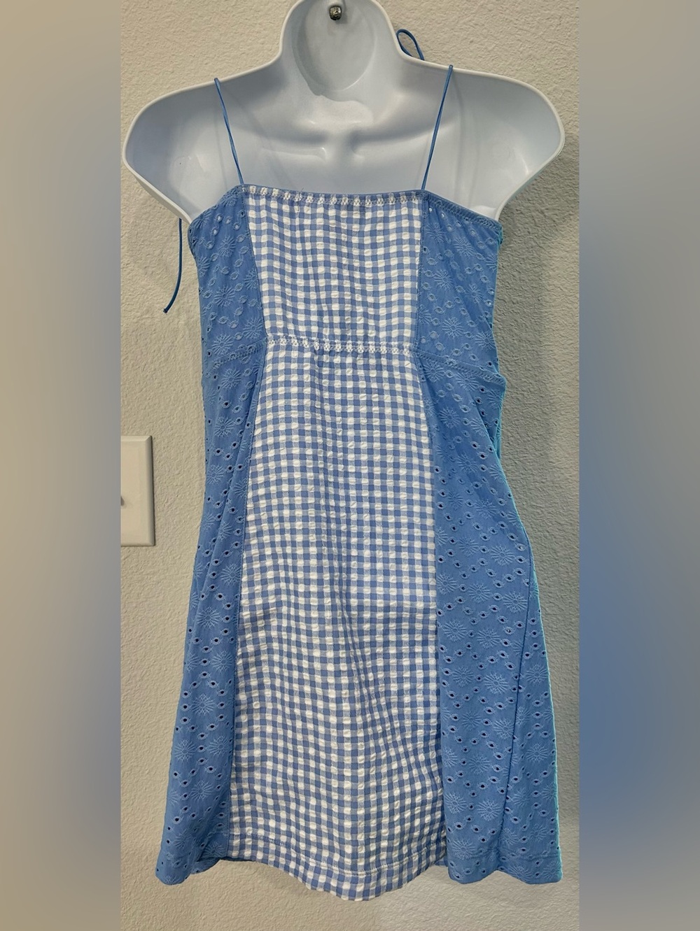 Urban Outfitters periwinkle gingham eyelet mini dress medium - Picture 5 of 8